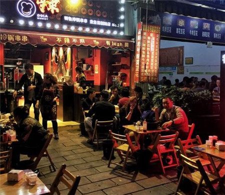 新開的冷鍋串串店如何招攬客人